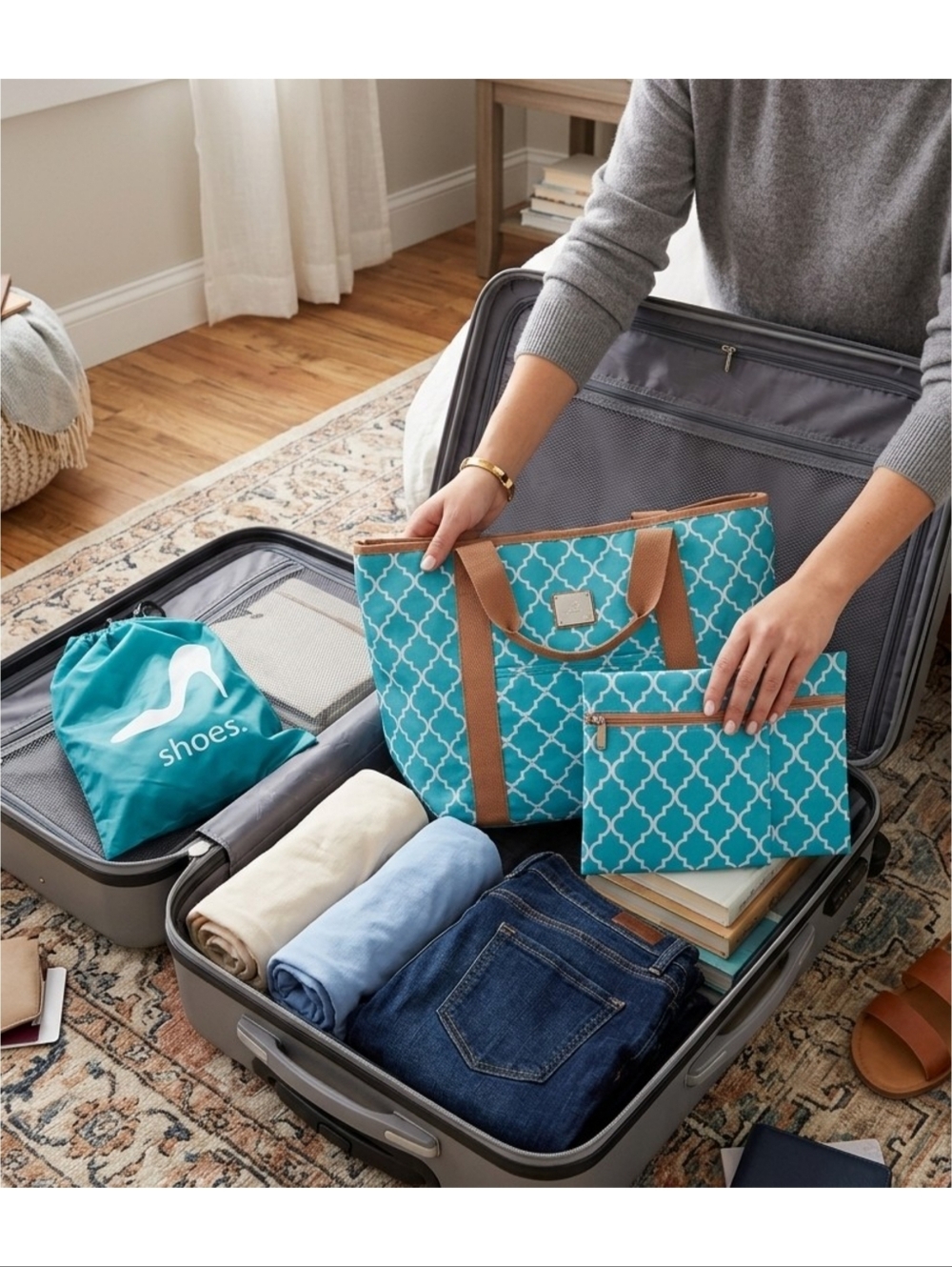 Valerie Stevens 3 Piece Travel Bags Turquoise Quatrefoil Pattern